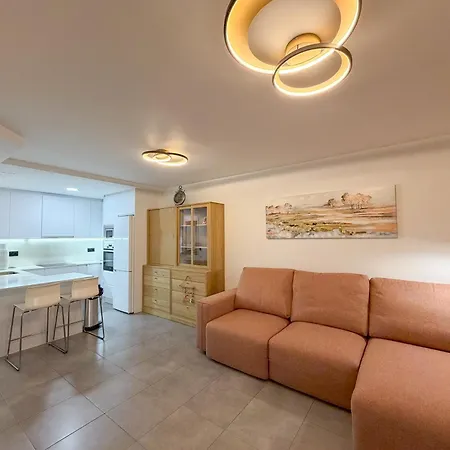 Apartmán Modern Beachside 2-bed In Centre *