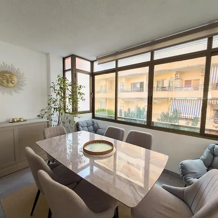 Apartmán Modern Beachside 2-bed In Centre Calpe