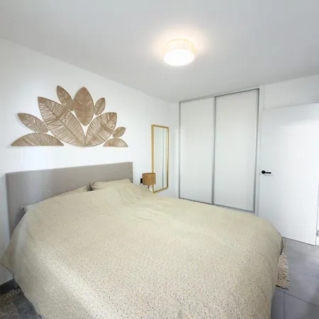 Modern Beachside 2-bed In Centre Calpe
